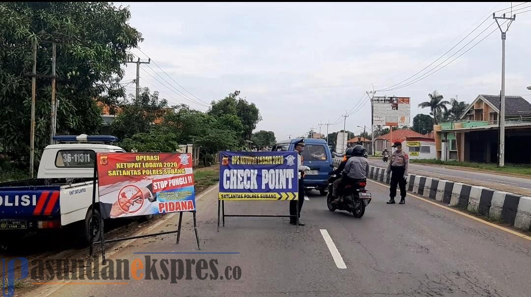 Masuk Cekpoint Pemudik Disemprot Disinfektan, Langgar Aturan Kendaraan Balik Arah