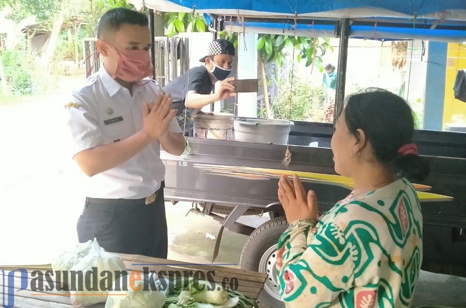 Warga Pasirkareumbi Alihkan Bansos Pada yang Membutuhkan