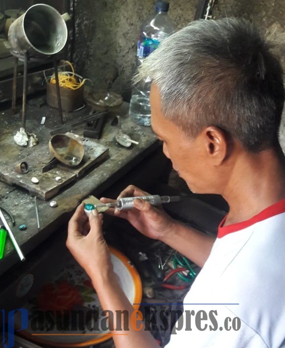 Menilik Kreativitas Mang Uu, Perajin Perak Andal dari Purwakarta, Pelanggannya hingga Luar Negeri