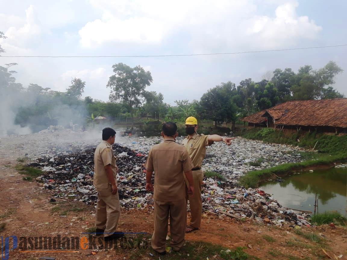 Bekas Lubang Buatan Dijadikan TPA Sampah Ilegal