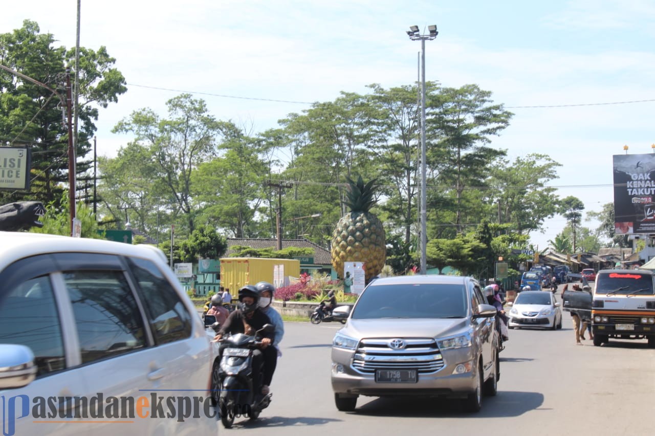 Banyak Warga Berwisata, Jalur Selatan Subang Padat