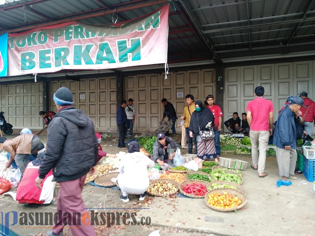 Serba Sulit, Omzet Pedagang Sayur Turun hingga 50 Persen