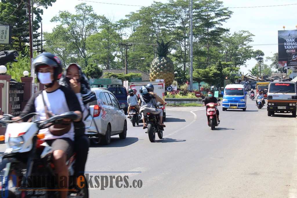 Wisata Dibuka, Kendaraan Mulai Padati Jalur Subang Selatan