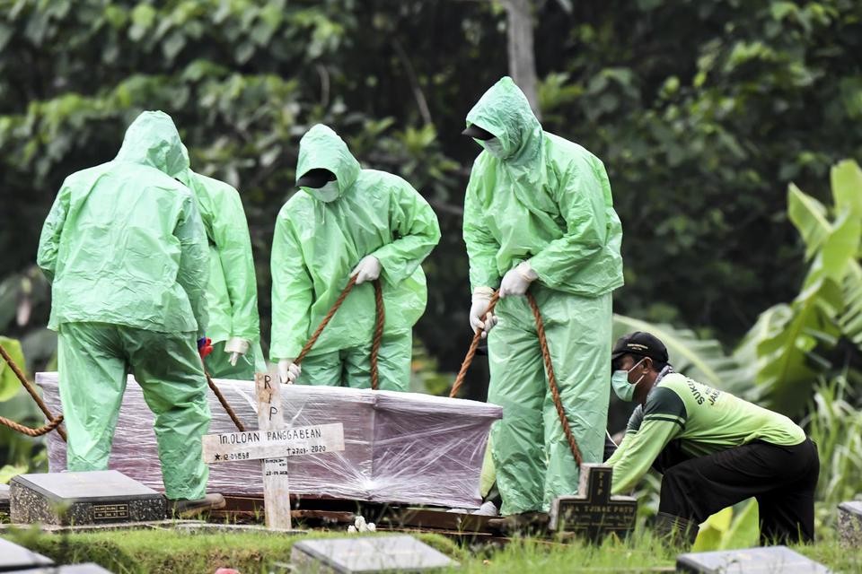 Tingginya Angka Kematian Covid-19 di Jatim dan Bagaimana Perubahan Penduduknya?