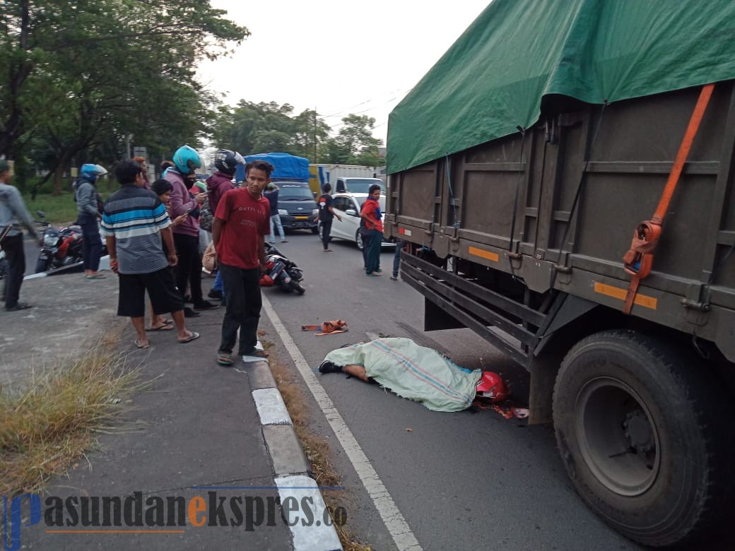 Hendak Menyalip, Pemudik Tewas Terlindas Truk Tronton