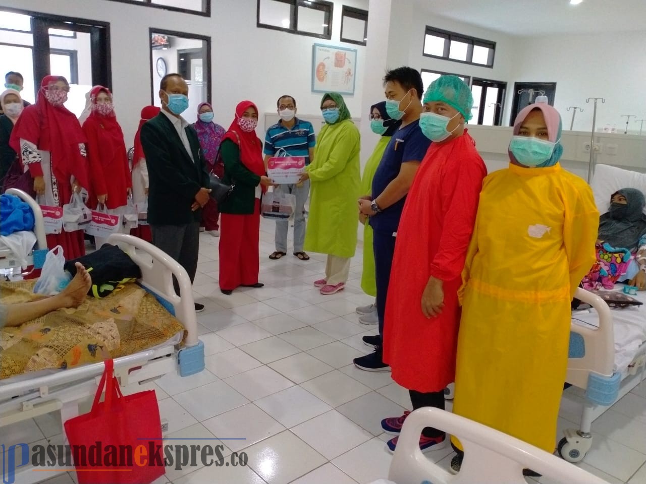 Peringati HUT RI ke75, IDI dan IIDI Gelar Bakti Sosial