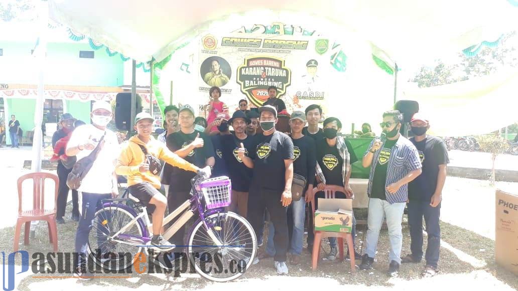 Gowes Bareng Karang Taruna Desa Balingbing Meriahkan HUT ke 75 RI