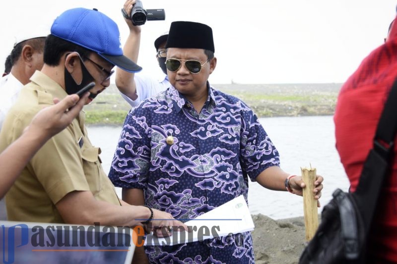 Tutup Tiga Tambang Pasir Ilegal di Desa Cidadap, Wagub Jabar Minta Segera Urus Perizinan