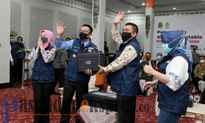 Ridwan Kamil Serahkan PCR Portable kepada 27 Daerah