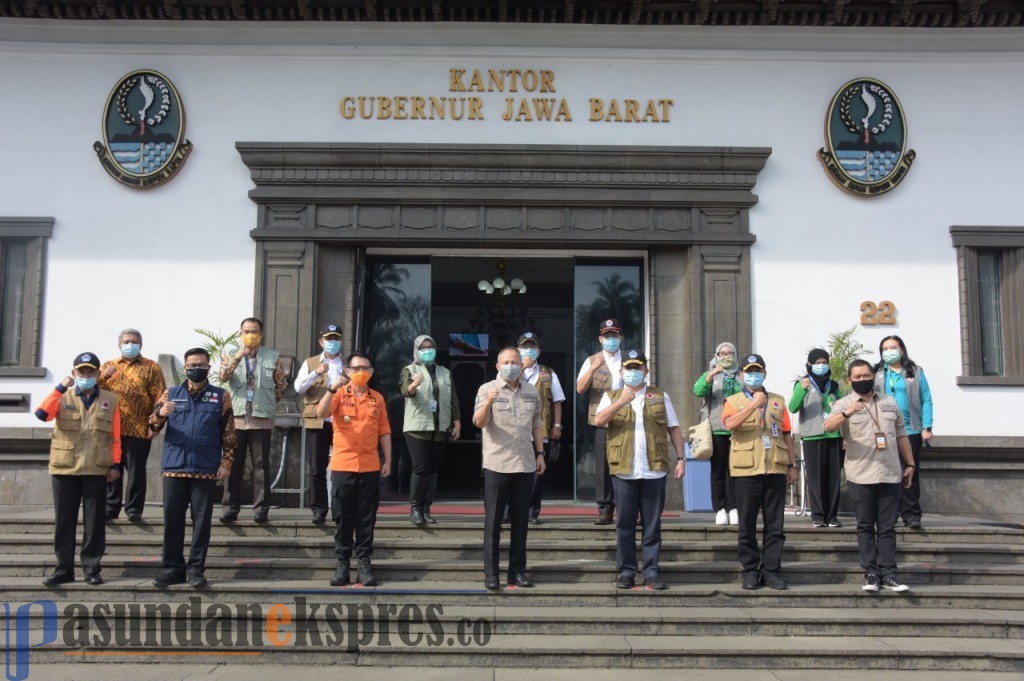 Jabar Terima Bantuan Satu Unit Mobil Lab PCR dari BNPB