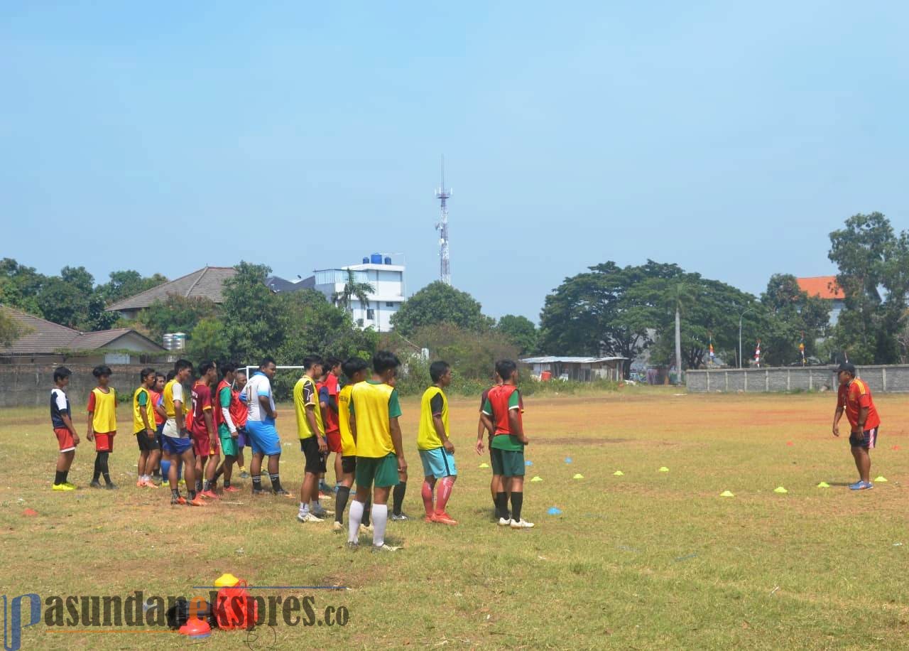 Askab dan Suporter Galang Dana untuk Persika