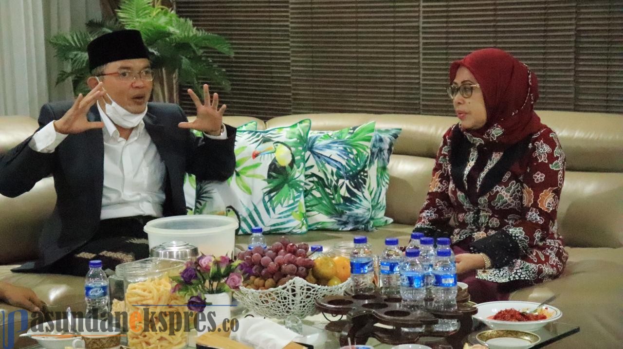 Puteri Wapres Datangi Ponpes Al-Mizan Jatiwangi: Selamatkan Anak Didik dari Covid-19