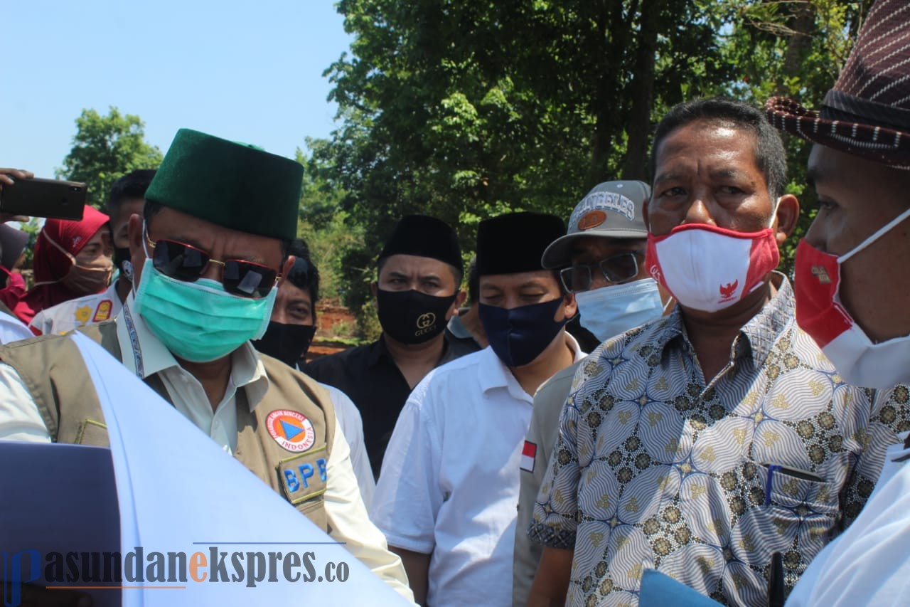 Dapat Aduan di Medsos, Wagub Jabar Sidak Galian C di Desa Jabong