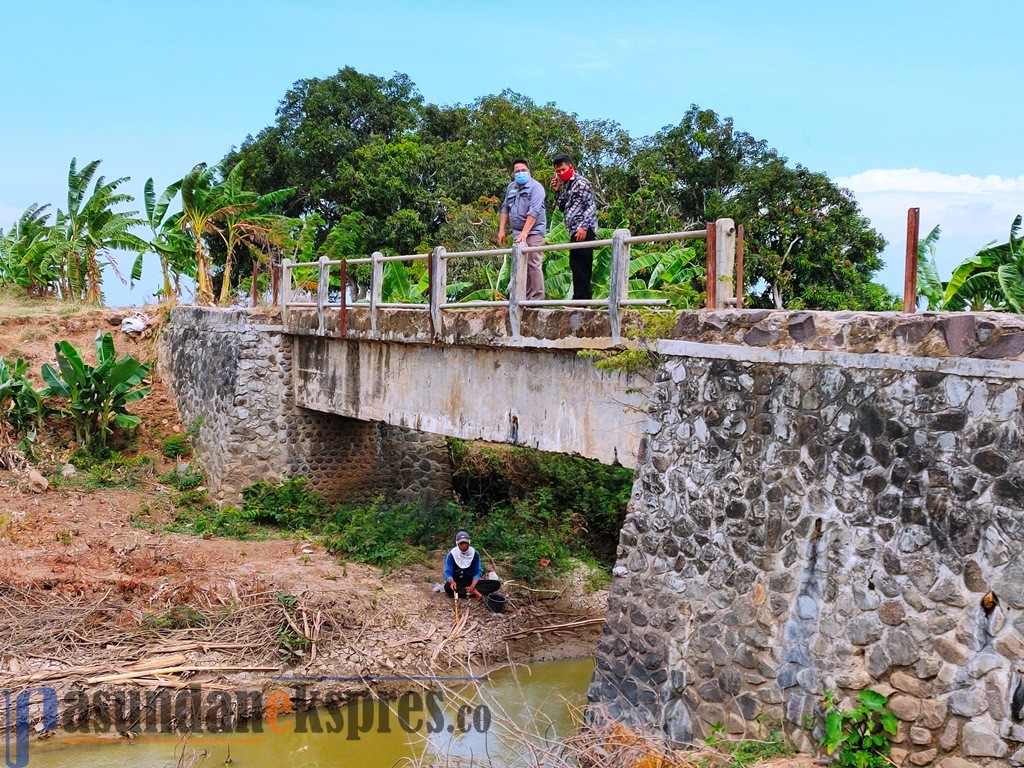 Perjuangan Petani di Musim Kemarau, Jaga Malam Menunggu Giliran Air