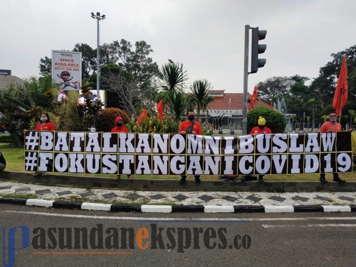 15.000 Buruh Subang Turun Unjuk Rasa Nasional