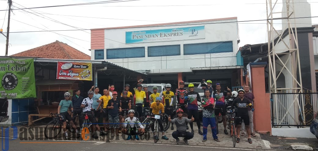 Pasundan Foodcourt Tempat Titik Kumpul dan Rehat Para Goweser