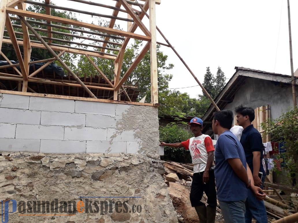 Miris Rumah Anak Berprestasi Nyaris Ambruk, Namun Tetap Semangat Belajar