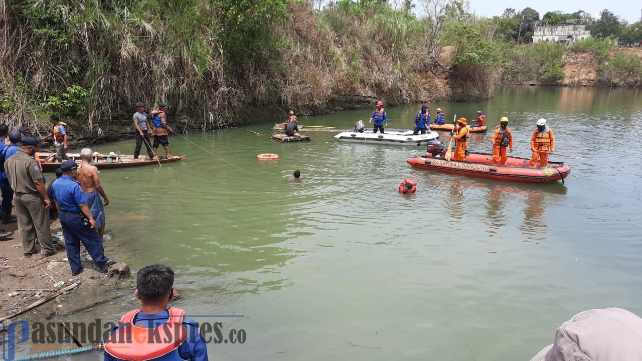 Bakar Dupa dan Lempar Ayam, Tim SAR masih Cari Bocah Tenggelam di Bekas Galian Pasir Cikadu