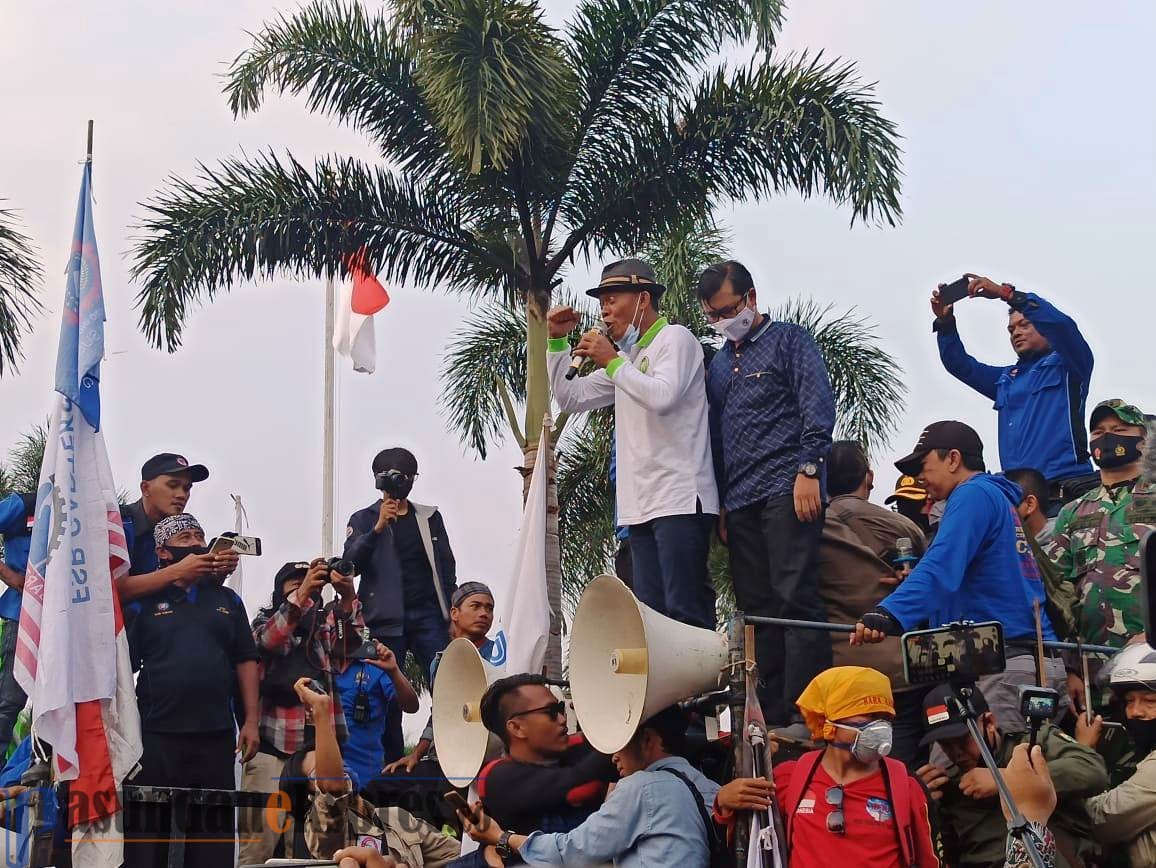 Didemo Buruh, Kepala Daerah Ramai-ramai Tolak UU Cipta Kerja