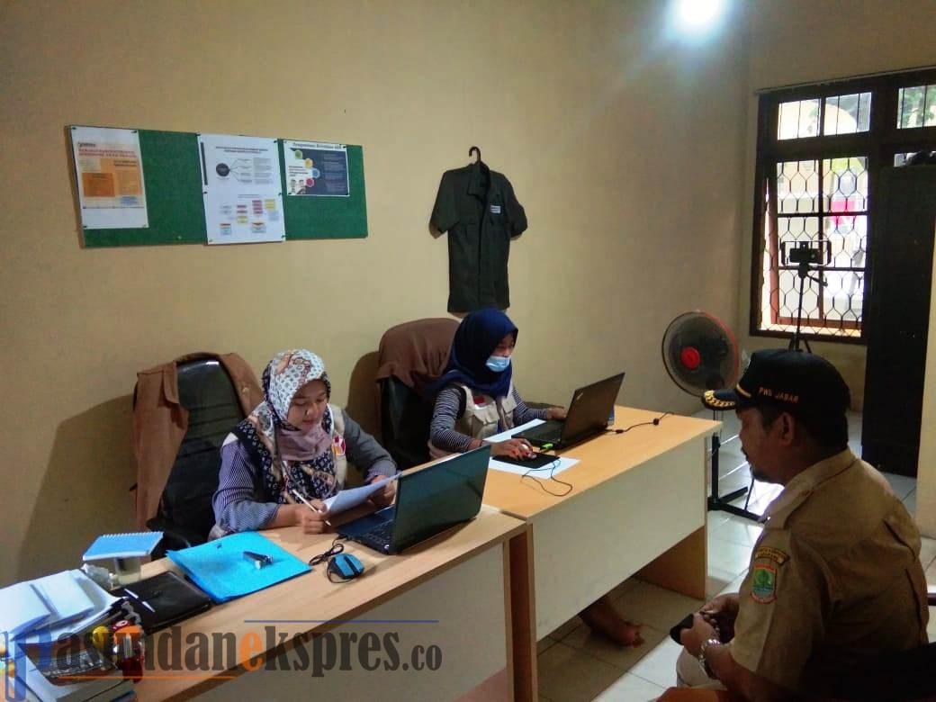 Diduga Melanggar Netralitas, ASN dan Kades Dilaporkan ke Bawaslu Karawang