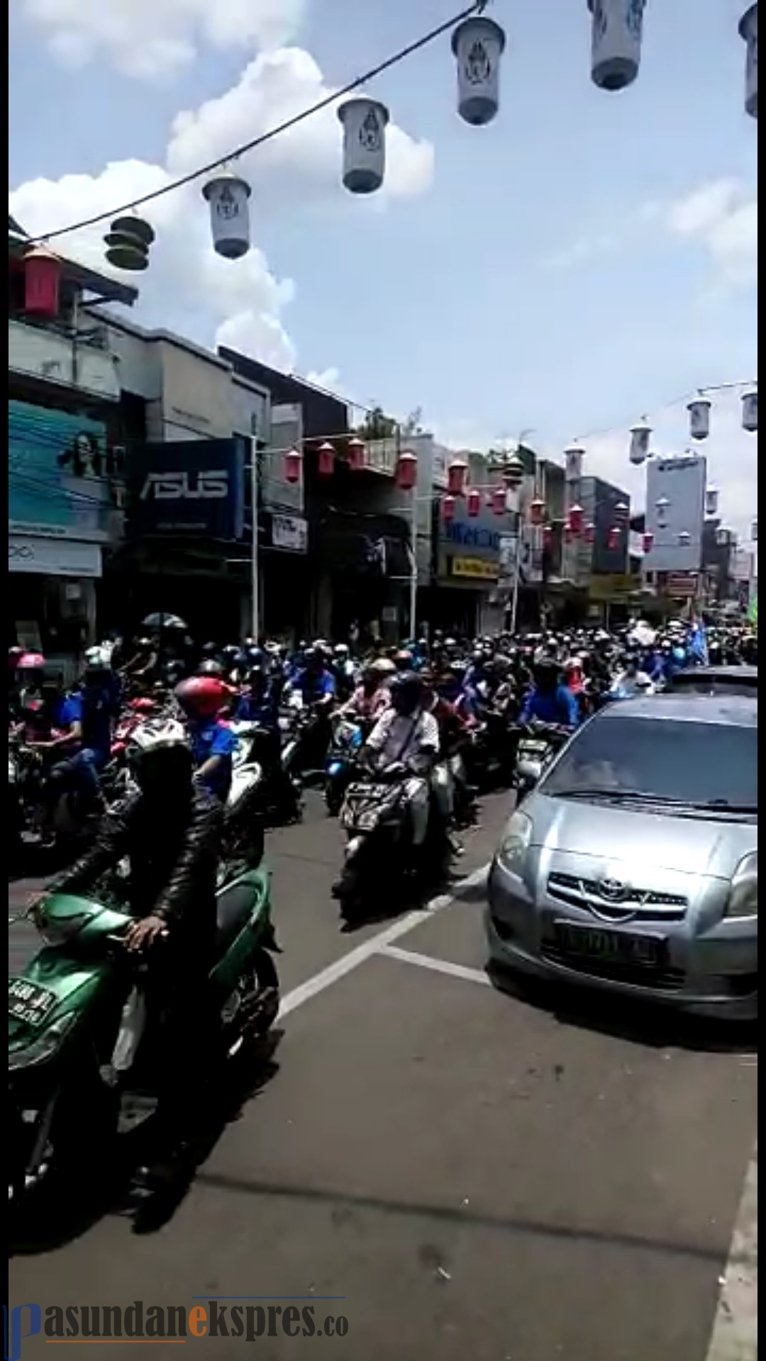 Mogok Kerja dan Turun Ke Jalan, Buruh di Purwakarta Ungkapkan Kekesalan