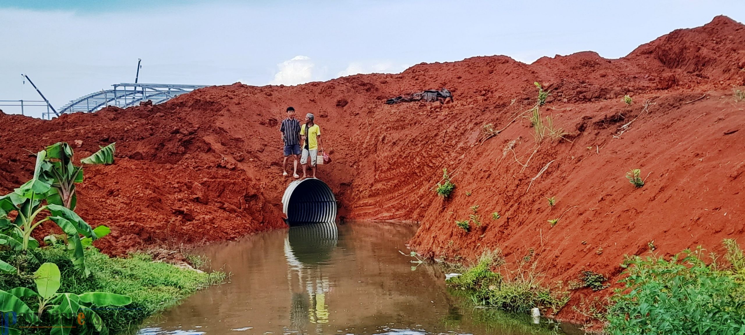 Warga Protes, Gorong-gorong di Area PT Taifa dan PT Mailoon Terlalu Kecil