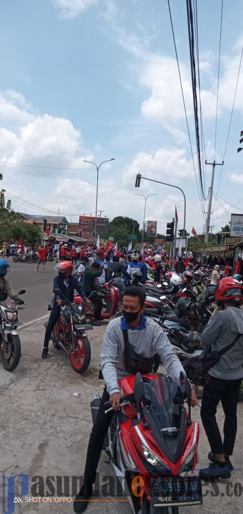 Tolak Omnibus Law, Hari Ini Ribuan Buruh Pantura Subang Mogok Kerja