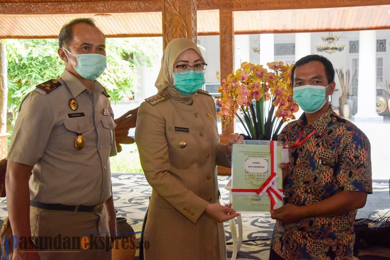 BPN Purwakarta Baru Bagikan 18.000 Sertifikat Tanah