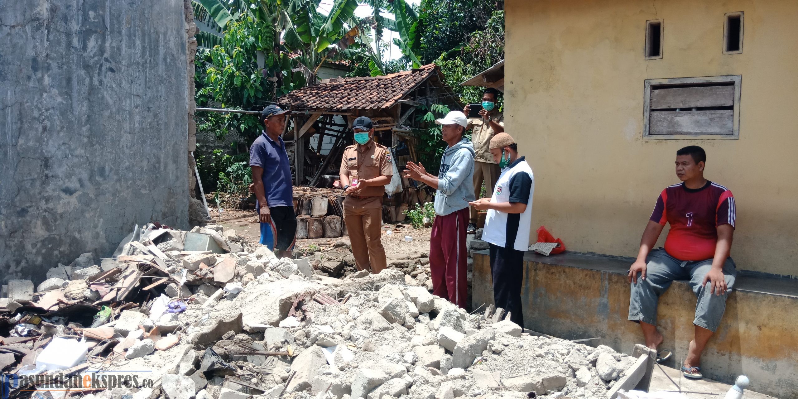 Rumahnya Roboh Akibat Hujan Deras, Pemkab Purwakarta Bangun Rumah Mak Ita