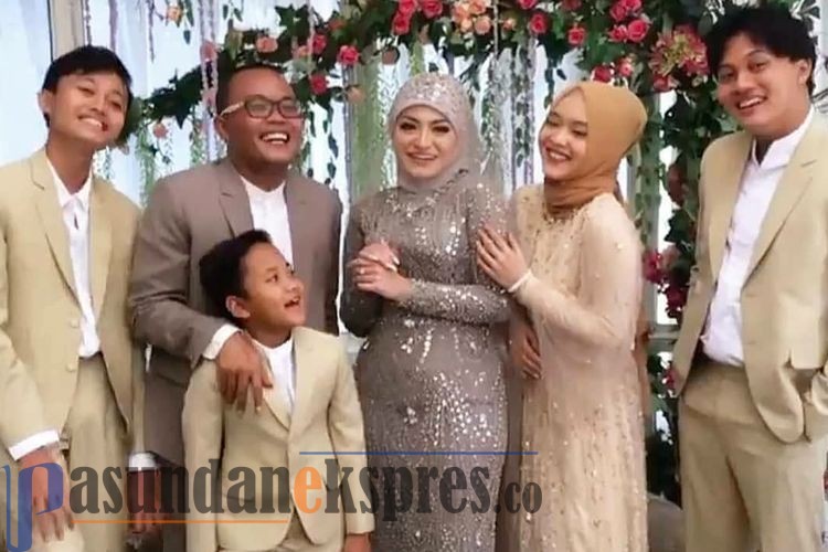 Rizky Febian: Semoga Ayah Bunda Tak Terpisahkan