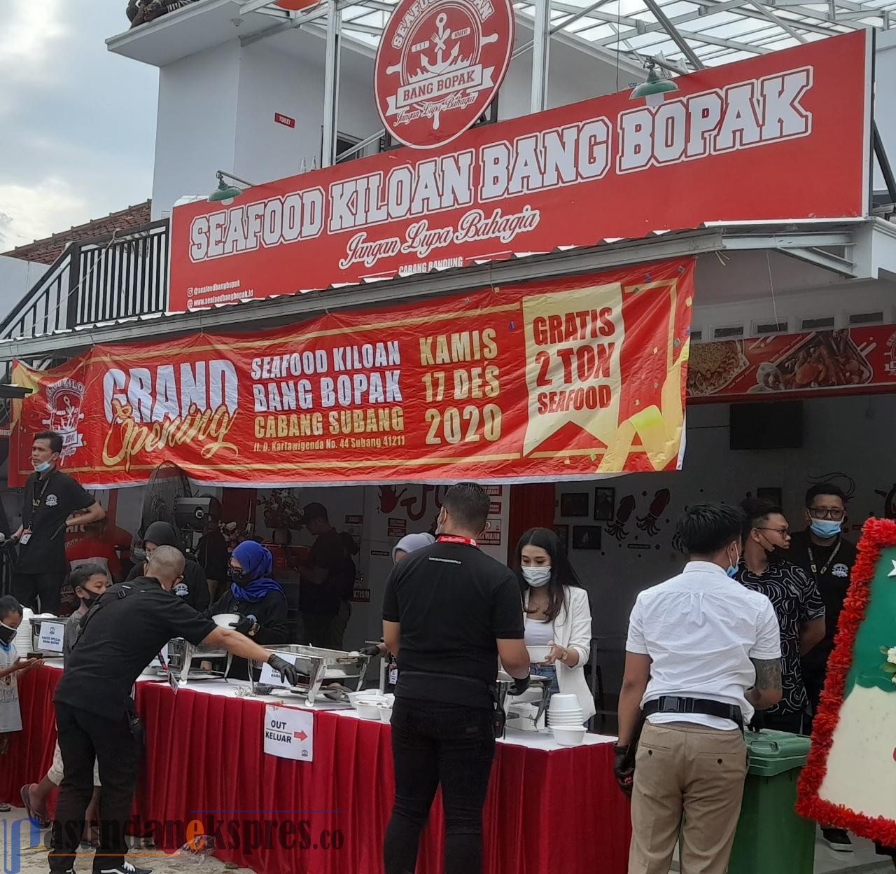 Baru Dibuka, Warung Seafood Kiloan Bang Bopak Bagikan Dua Ton Seafood Gratis