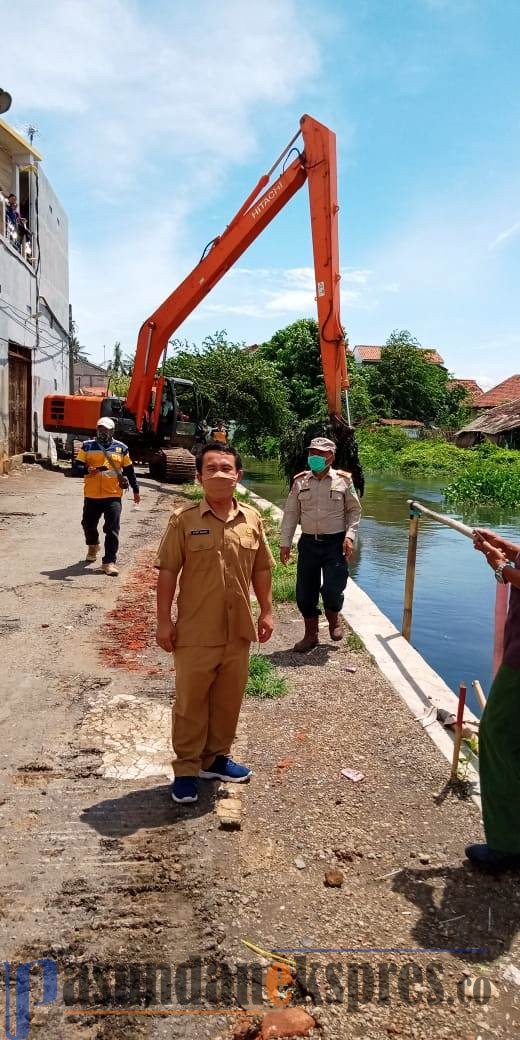 Normalisasi Sungai Cigadung Cegah Banjir