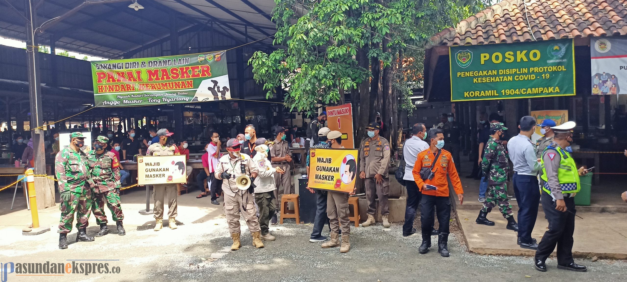 Banyak Pedagang Pasar Induk Cikopo Tak Gunakan Masker