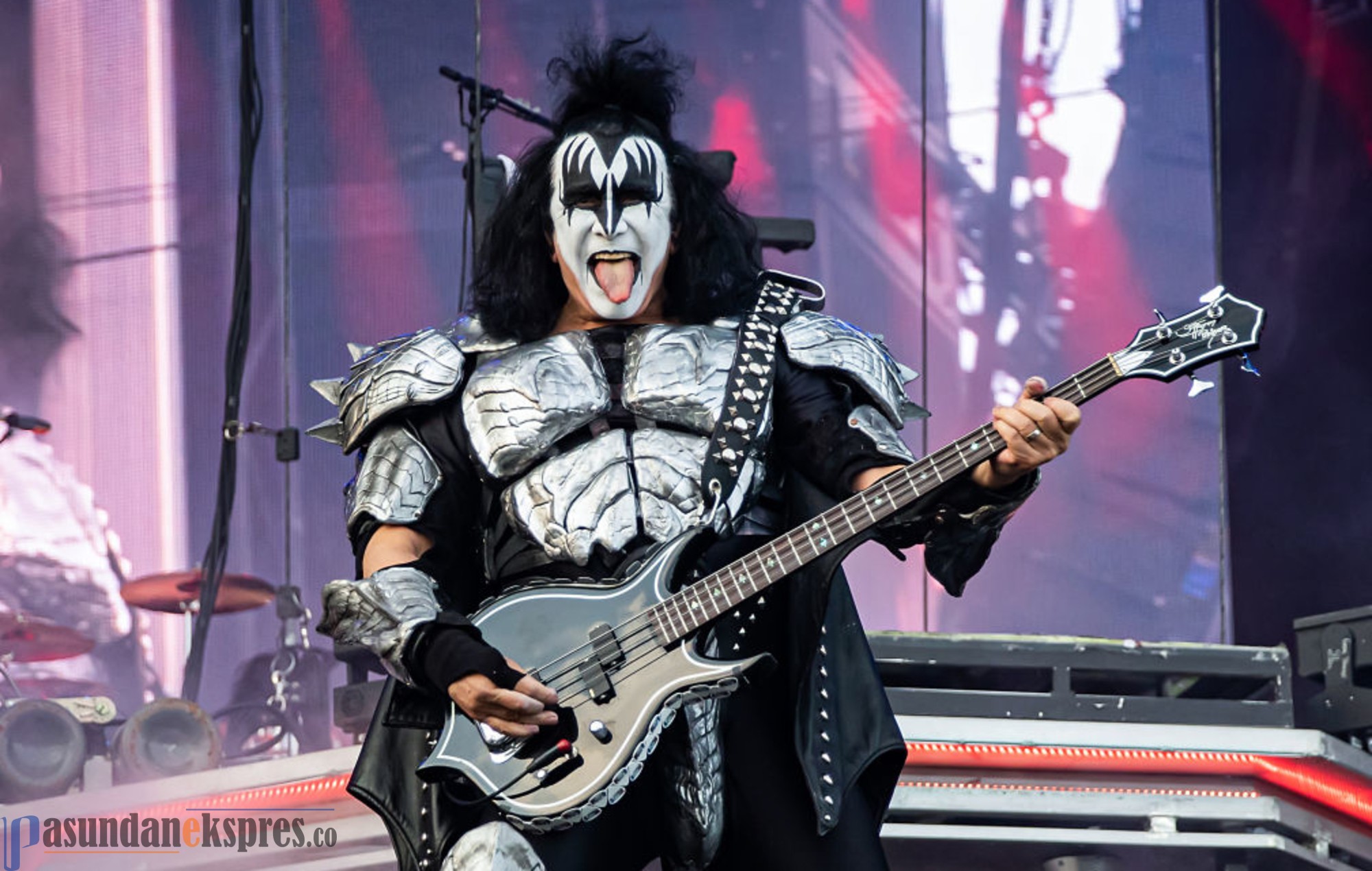 gitar Gibson edisi Gene Simmons