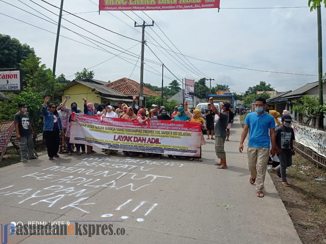 Menolak Tol Japek II, Ratusan Warga Citaman Kembali BlokirJalan saat Ketua DPRD Menuju Tegalwaru