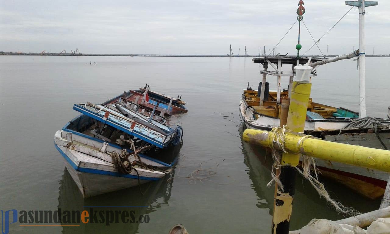 Mubazir!!Lama Dibiarkan, Perahu Bantuan Kemenhub Makin Rusak dan Karam 