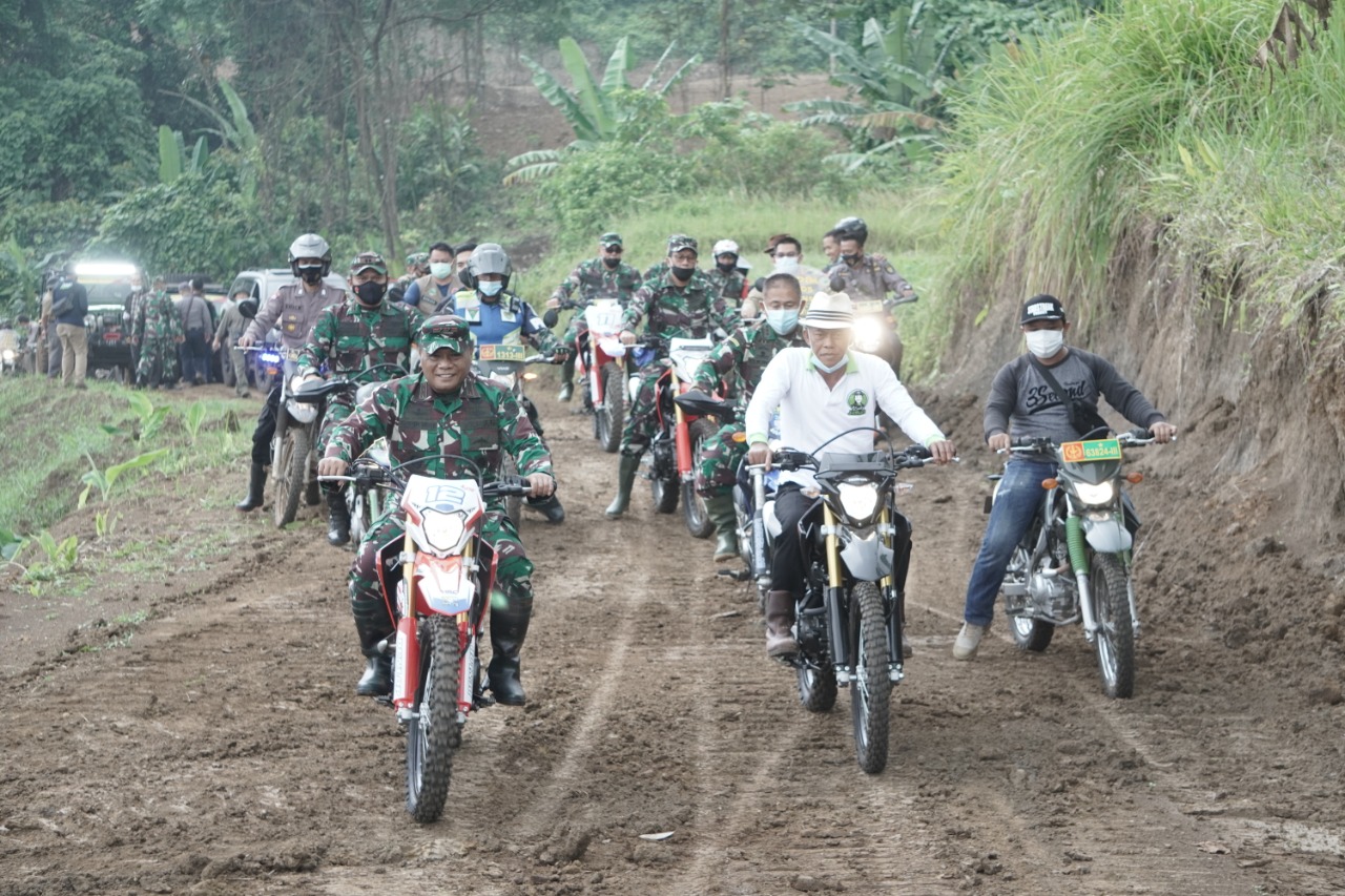 Jalan Serangpanjang-Cipeundeuy