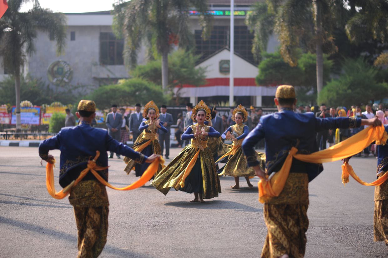 INDRAWAN SETIADI/PASUNDAN ESKPRES EKSIS: Penampilan Sanggar Seni Penclon Pamungkas dalam salah satu kegiatan sebelum pandemi Covid-19