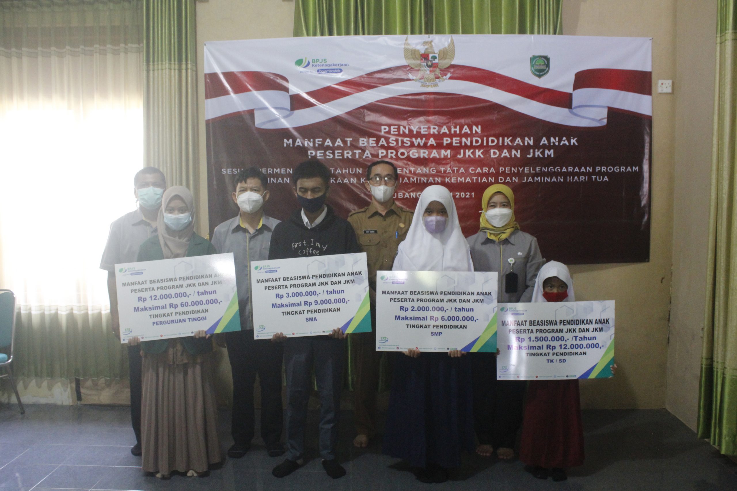 Anak Peserta BP Jamsostek Dapat Beasiswa