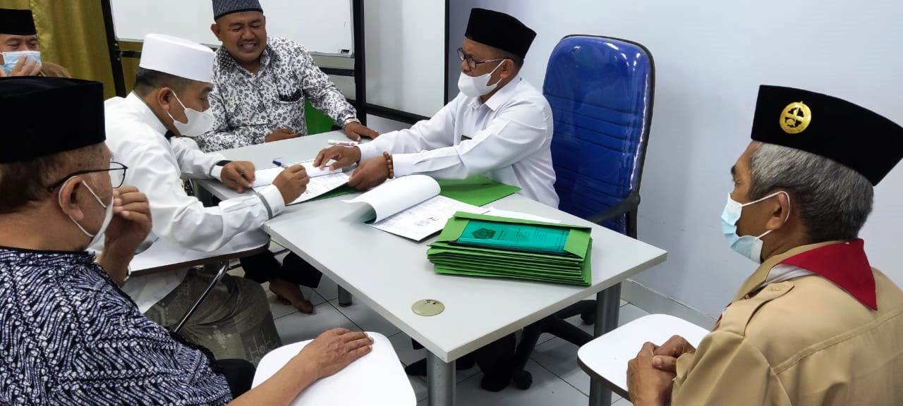 Ponpes At-Tawazun Terima Wakaf Tanah Seluas Dua Hektare