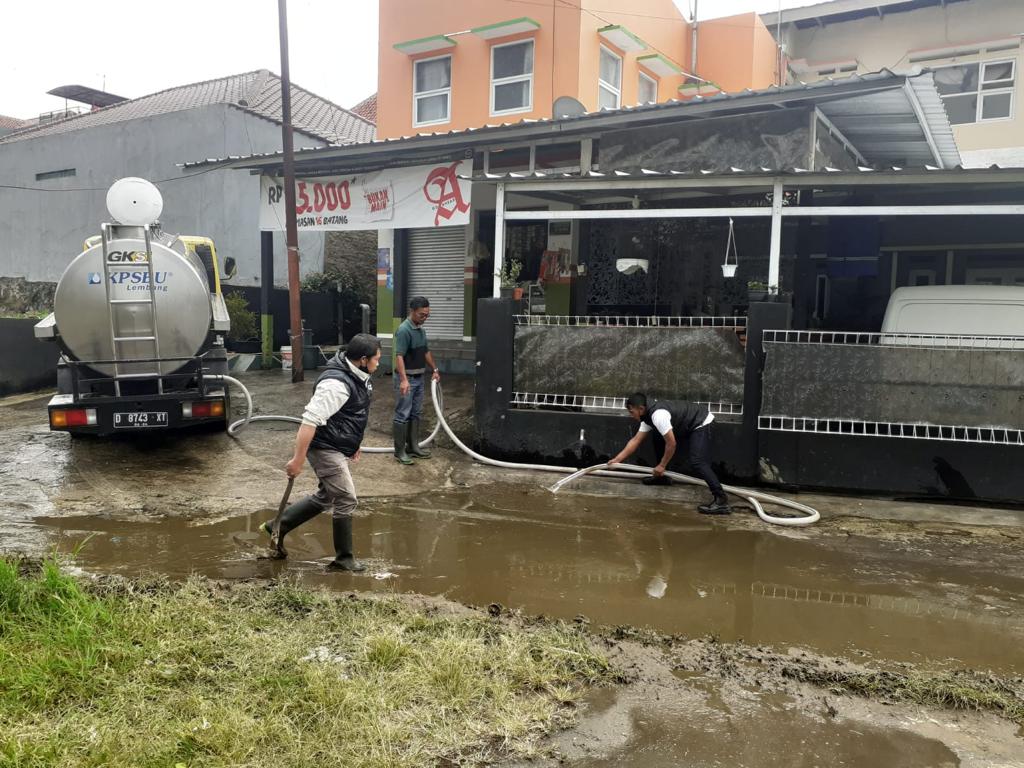 Banjir Kotoran Hewan di lembang