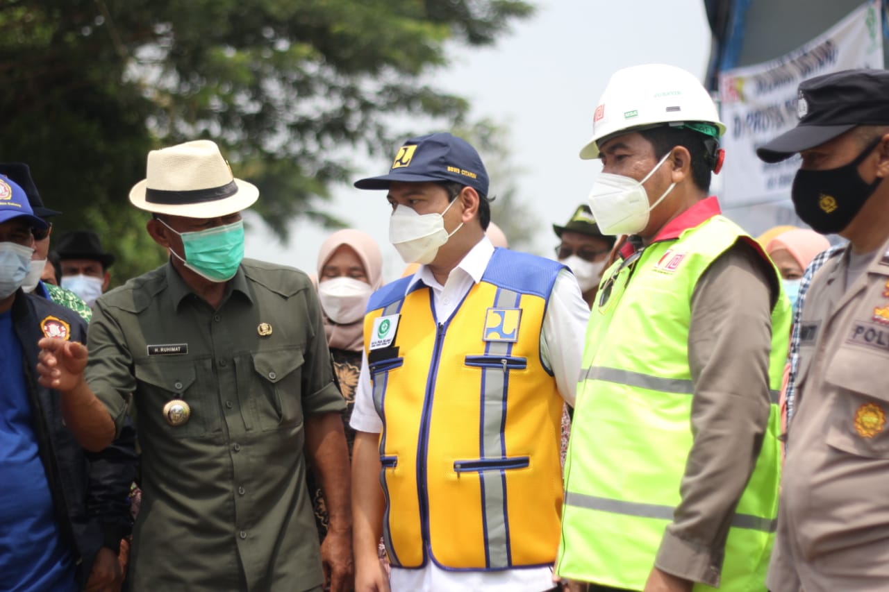 Tinjau Jaringan Irigasi, Ruhimat: Ini Akan Mengatasi Kekeringan