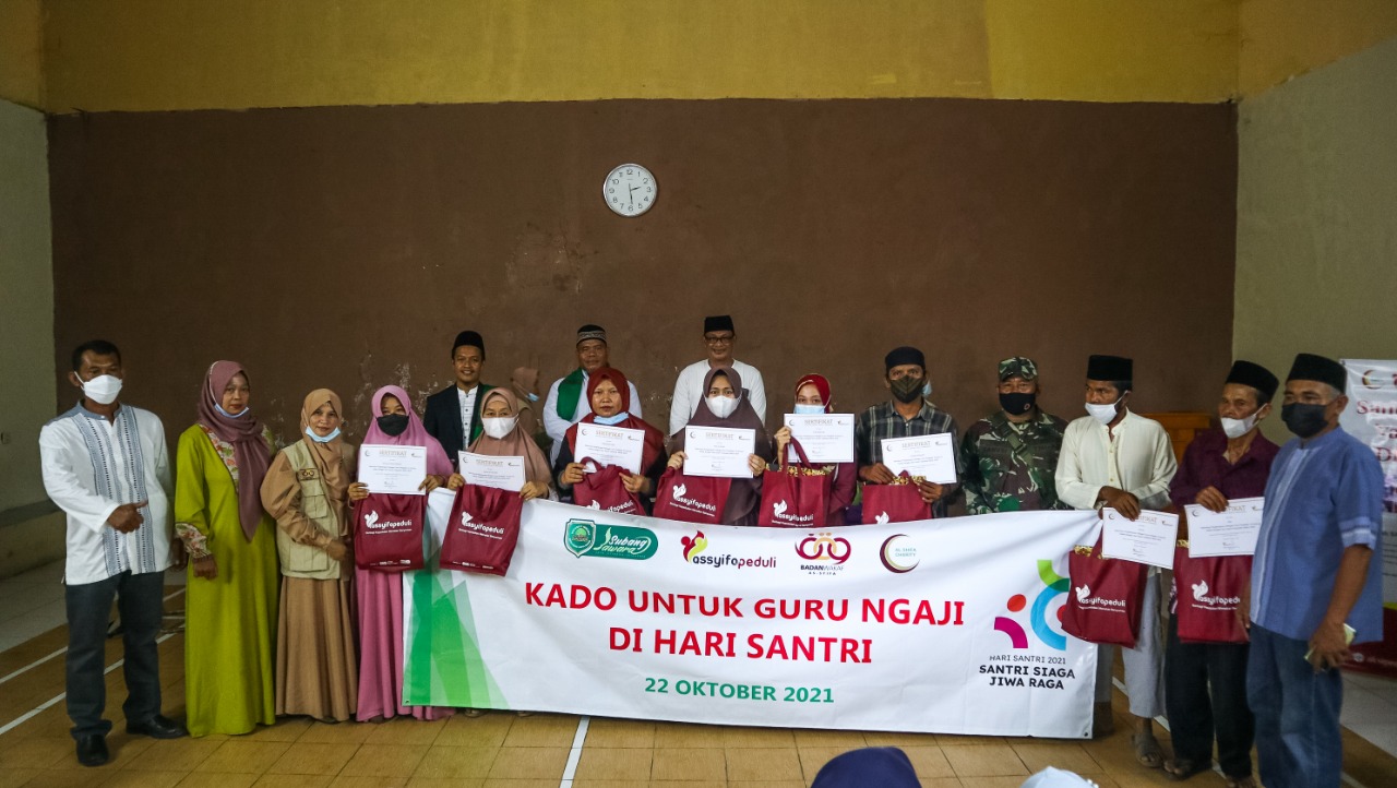 Peringati Hari Santri, As-Syifa Beri Santunan Anak Yatim dan Guru Ngaji