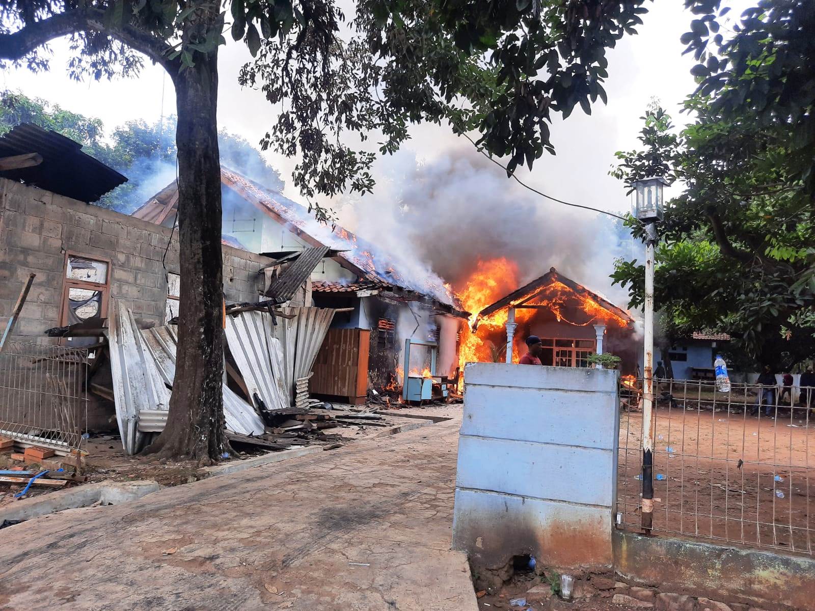 Eksekusi Lahan di purwakarta ricuh