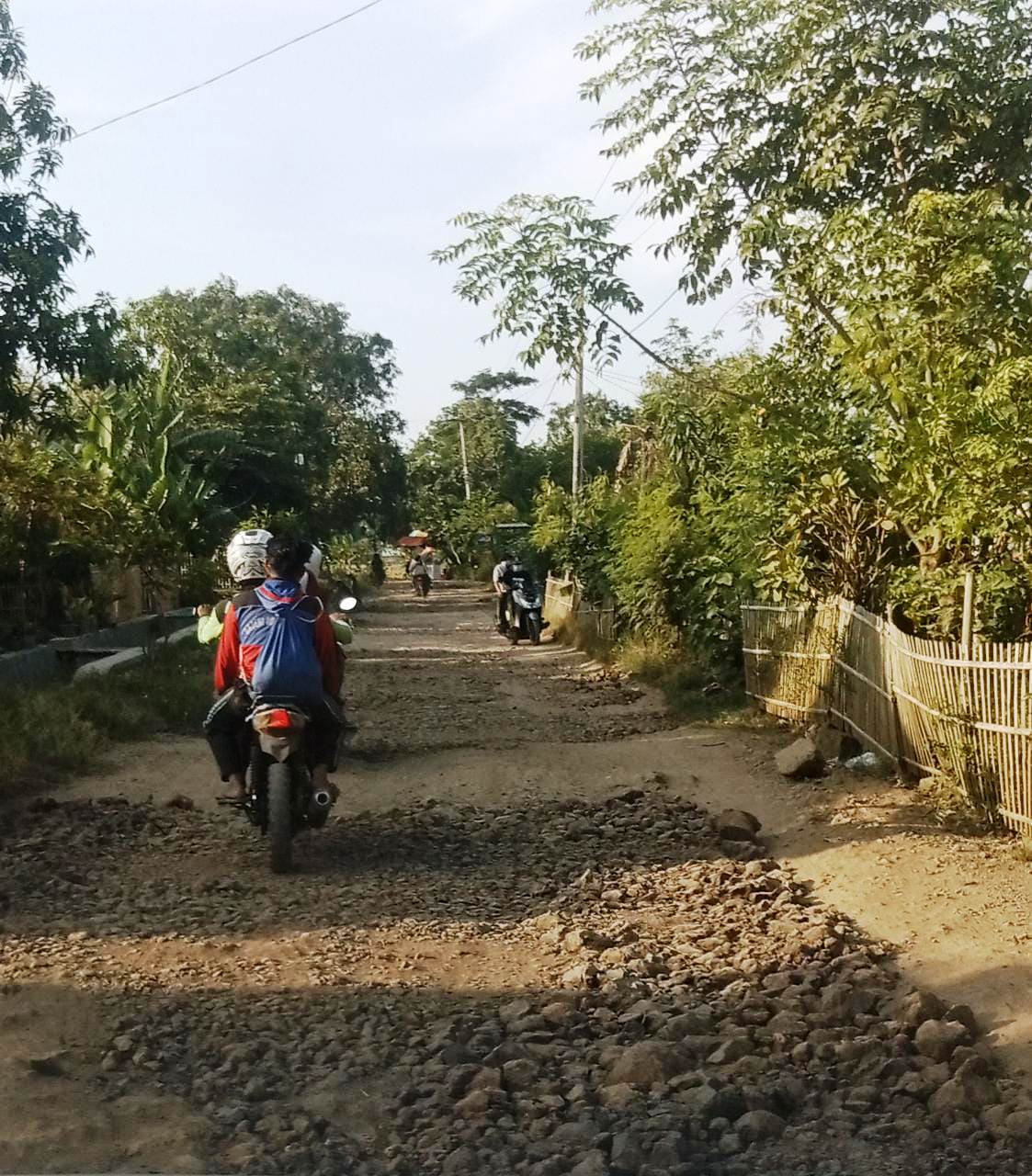 Jalan Desa Rancadaka subang