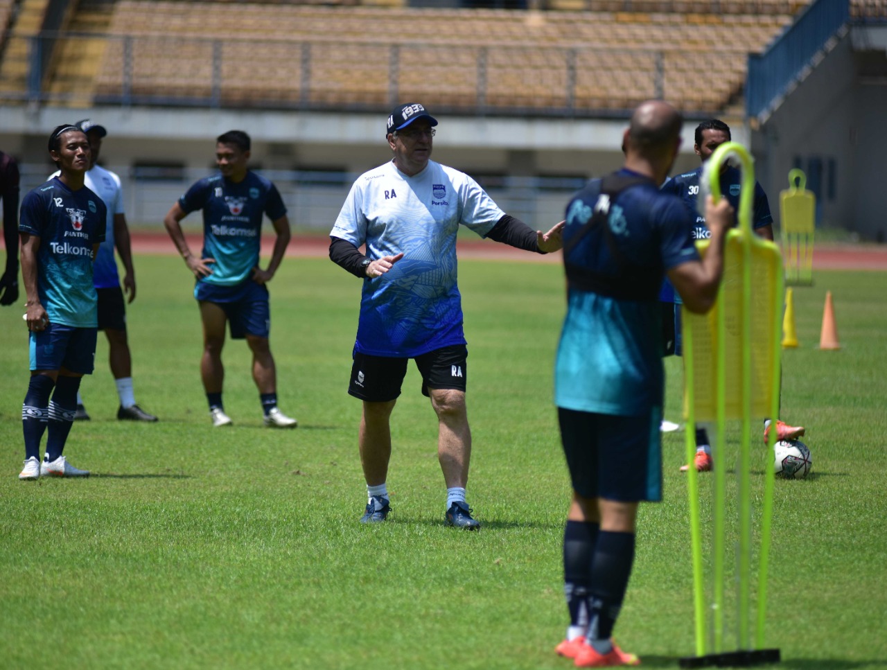 Jadwal Siaran Langsung Persib vs Bhayangkara FC 2021