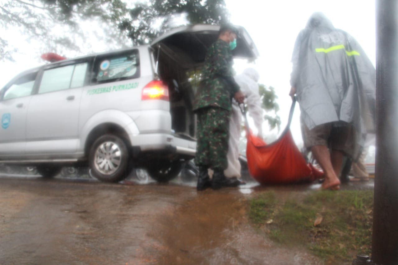 Geger! Mayat Laki-laki Tanpa Identitas Ditemukan Mengambang di Situ Neglasari Purwadadi