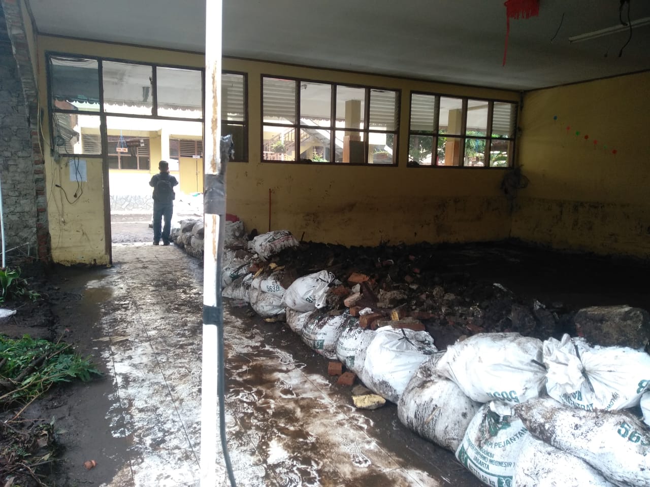 Dampak Banjir, SMAN 1 Lembang Hentikan Sementara PTM