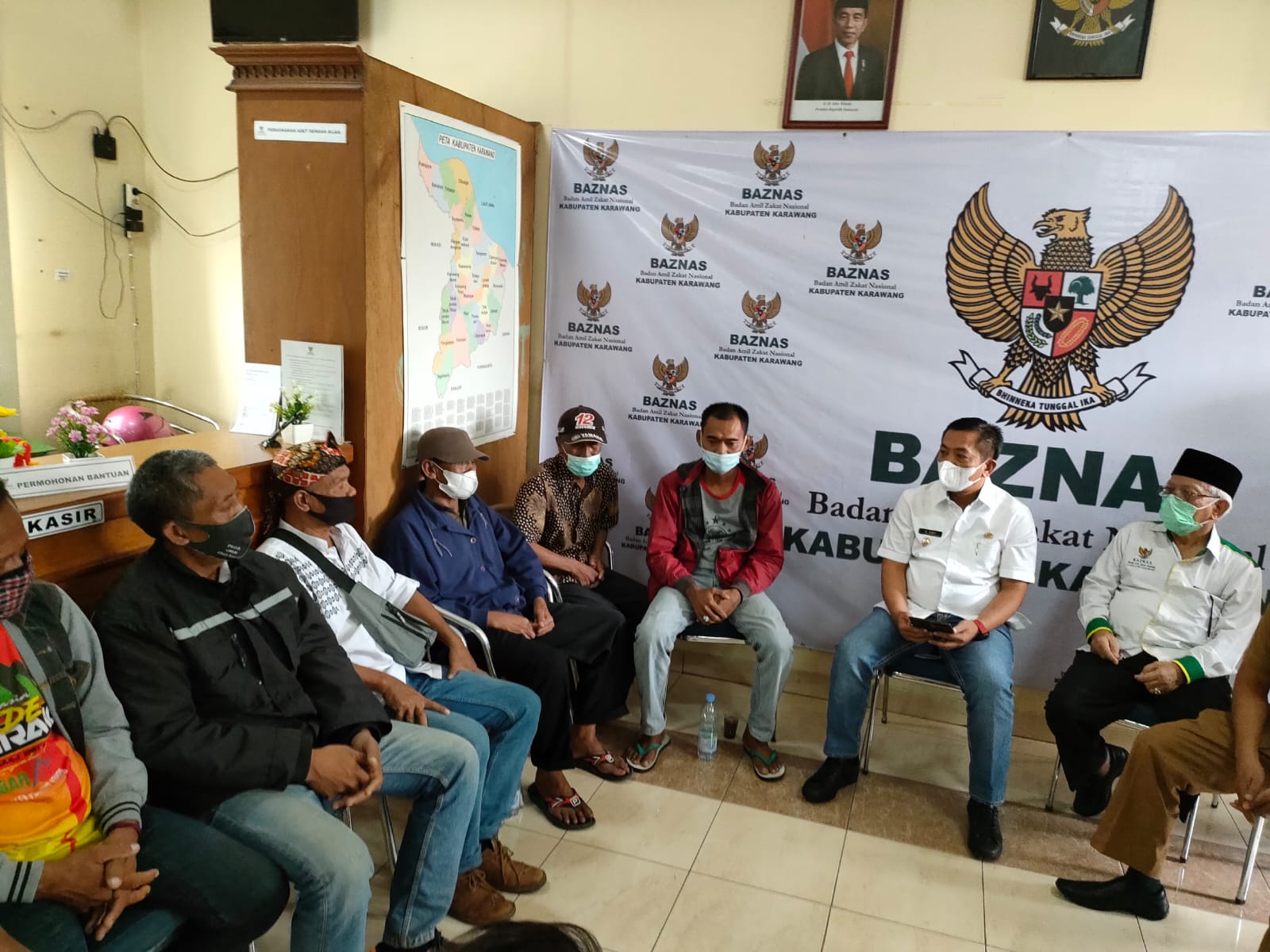 Dinsos dan Baznas Jemput Warga Karawang di NTT