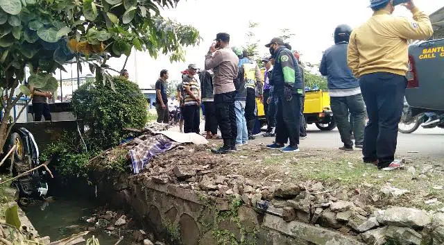 Dua Pelajar SMP Terperosok ke Dalam Selokan, Satu Orang Meninggal